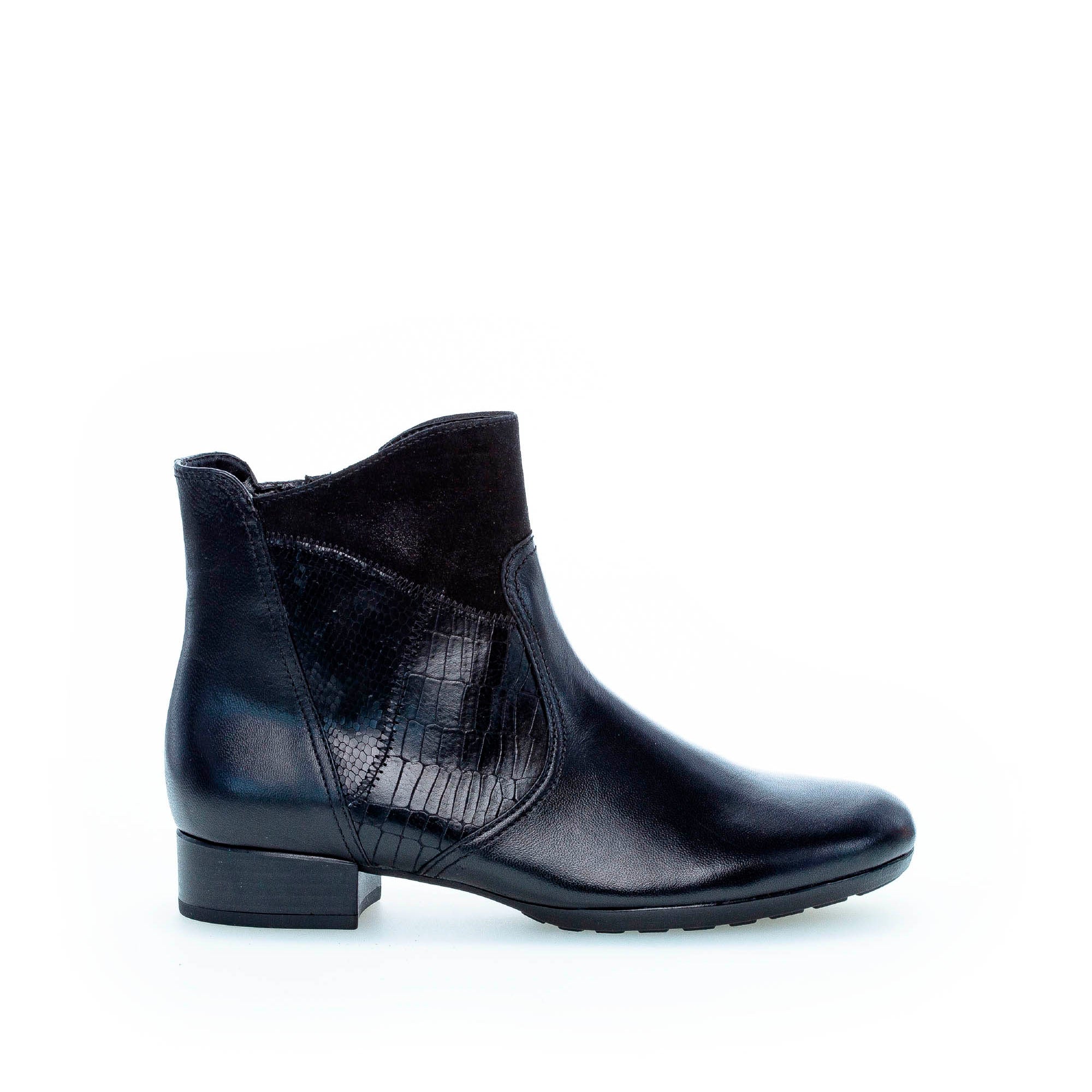 Bottines noires en cuir 72.713/57T2.5